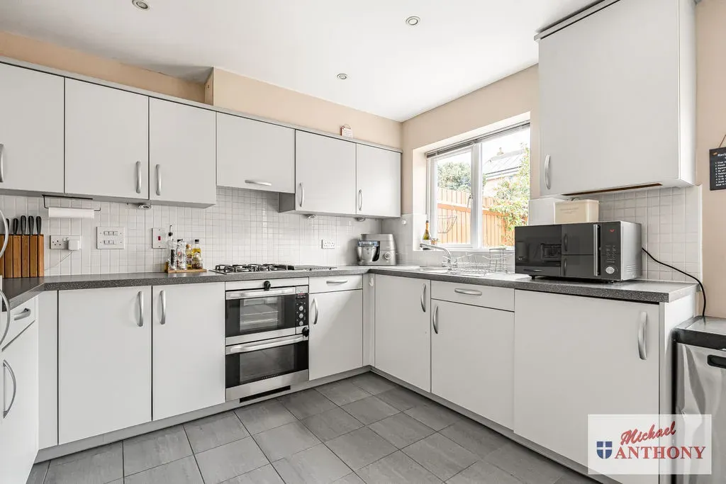 Barnet Close, Oakhill, Milton Keynes, Buckinghamshire, MK5 6BF, photo 6