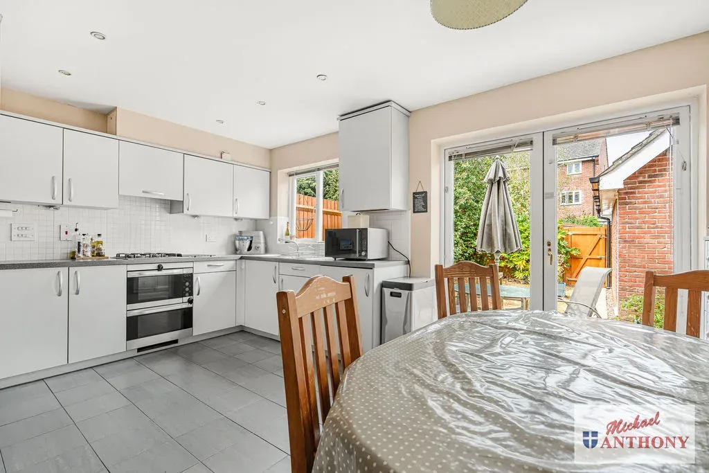 Barnet Close, Oakhill, Milton Keynes, Buckinghamshire, MK5 6BF, photo 2