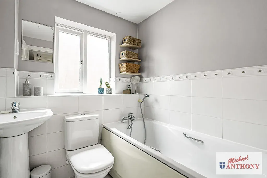 Barnet Close, Oakhill, Milton Keynes, Buckinghamshire, MK5 6BF, photo 10