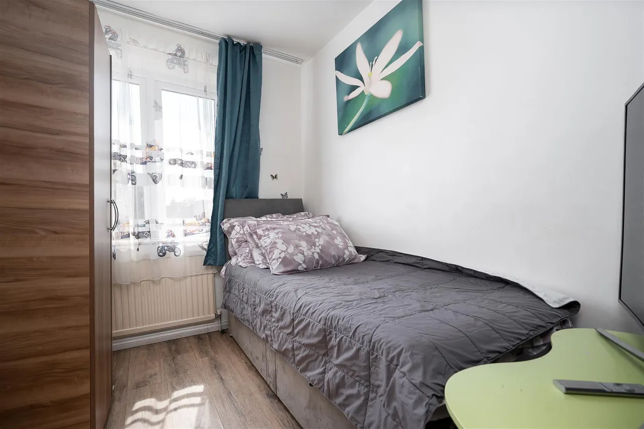 Thatcher Close, West Drayton, UB7, photo 13