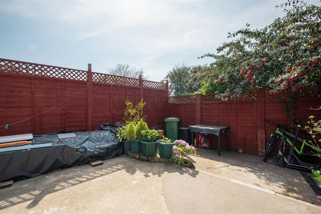 Thatcher Close, West Drayton, UB7, photo 18