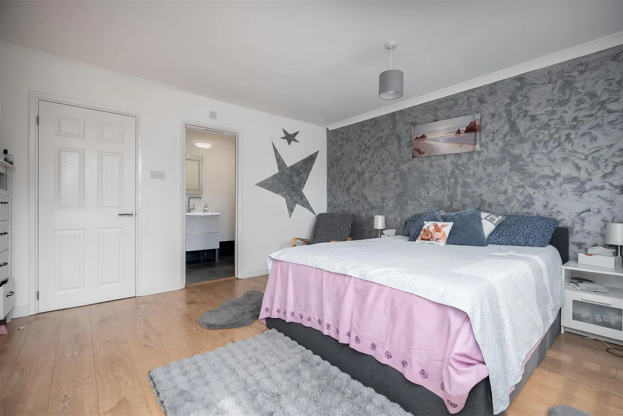 Thatcher Close, West Drayton, UB7, photo 15