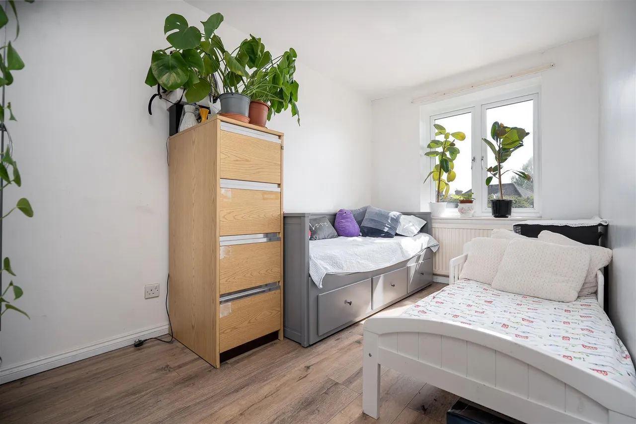 Thatcher Close, West Drayton, UB7, photo 12
