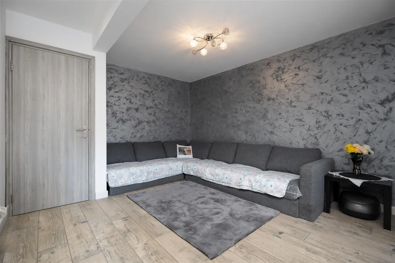 Thatcher Close, West Drayton, UB7, photo 10