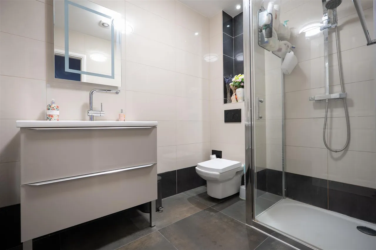 Thatcher Close, West Drayton, UB7, photo 19