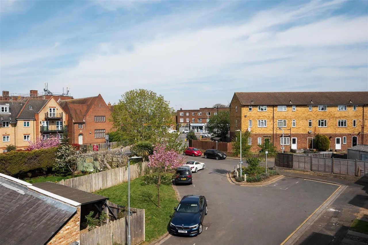 Thatcher Close, West Drayton, UB7, photo 22