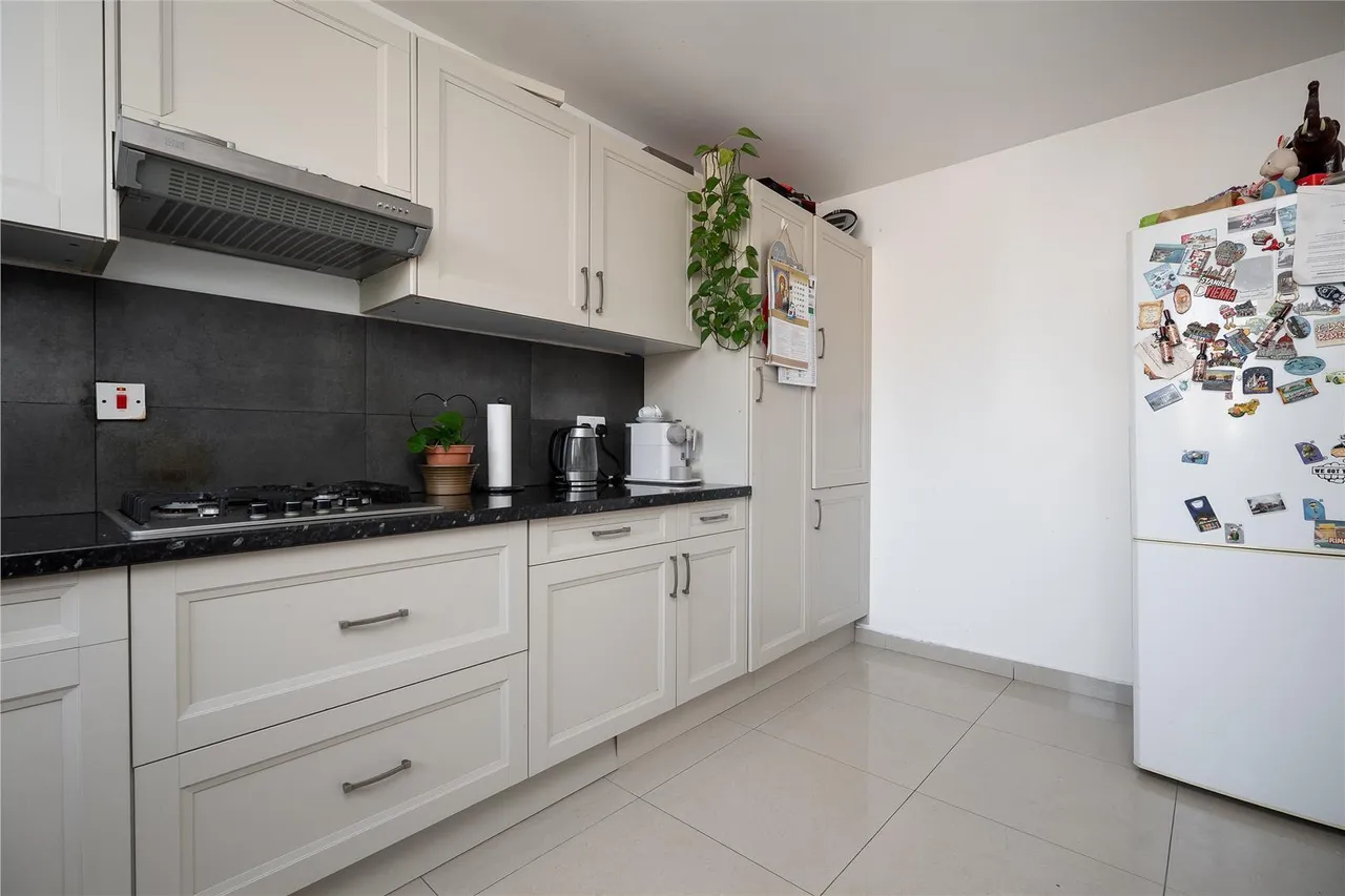 Thatcher Close, West Drayton, UB7, photo 11