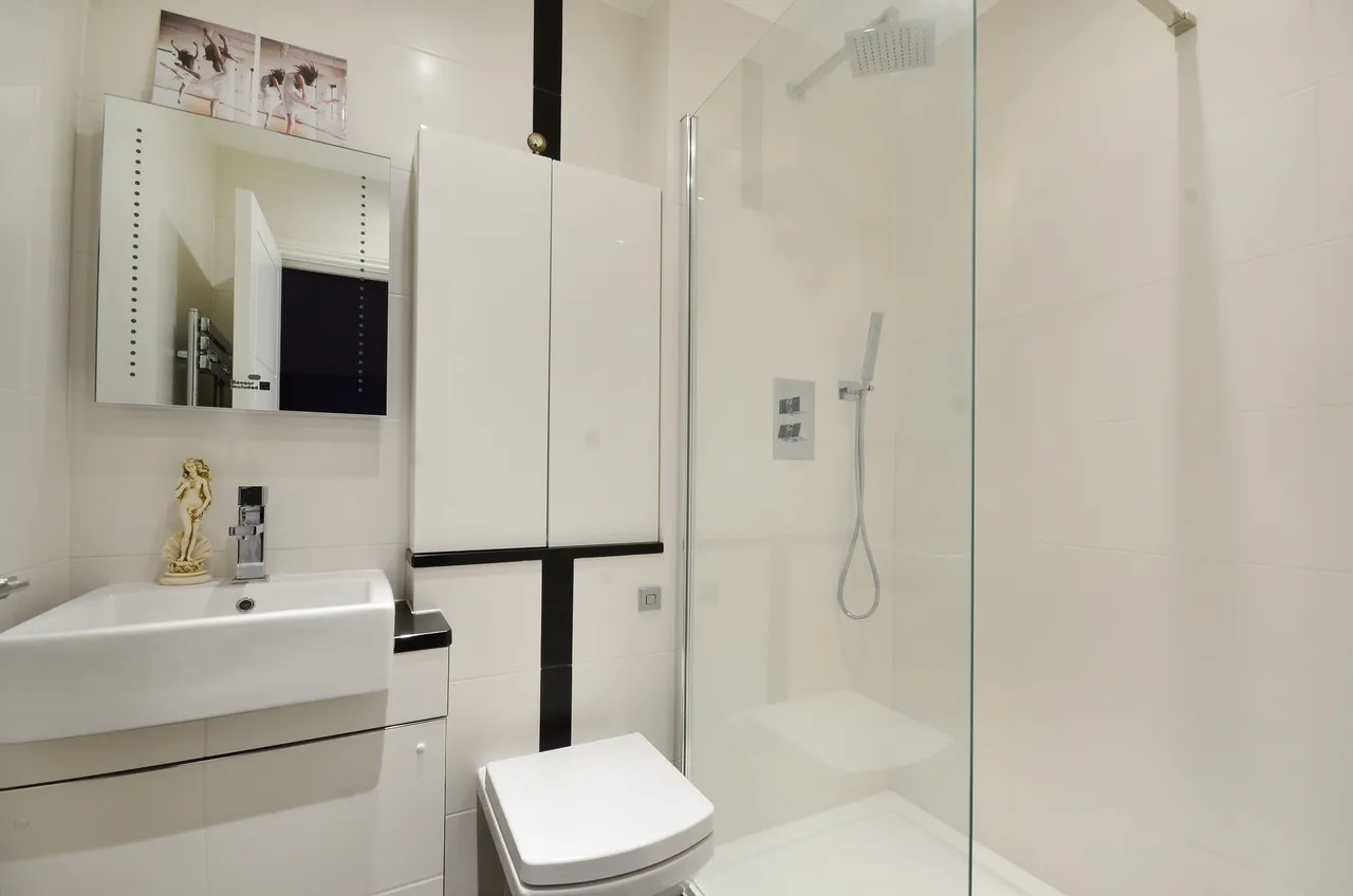 12 Limes Avenue, London, photo 9