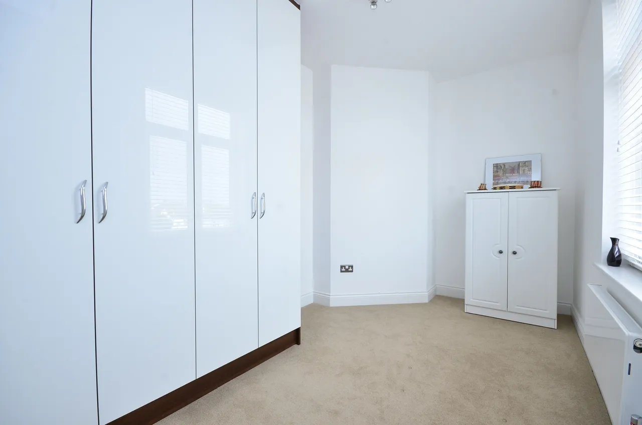 12 Limes Avenue, London, photo 7