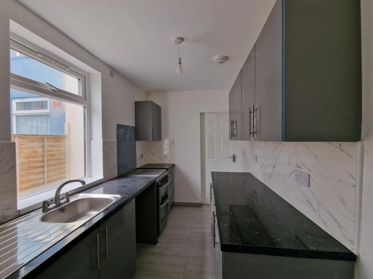 Woden Road, Wolverhampton, WV10, photo 6