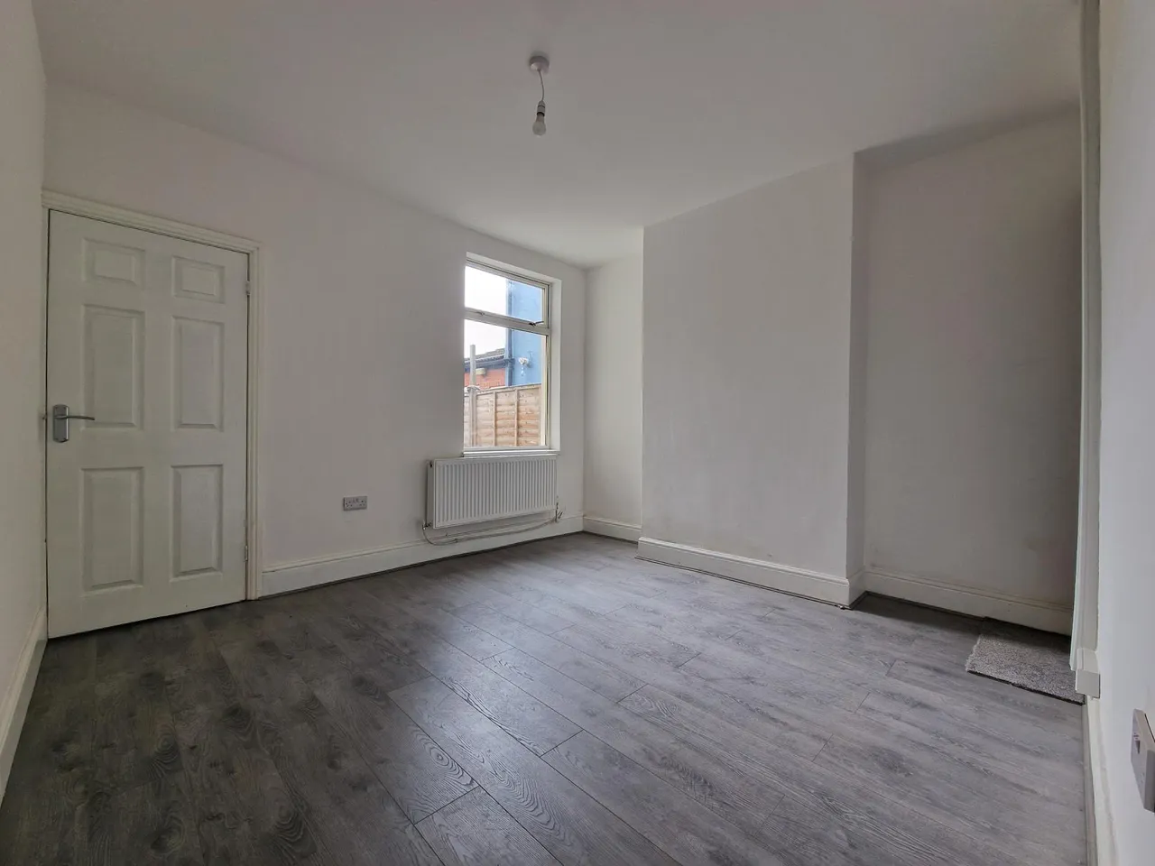 Woden Road, Wolverhampton, WV10, photo 3