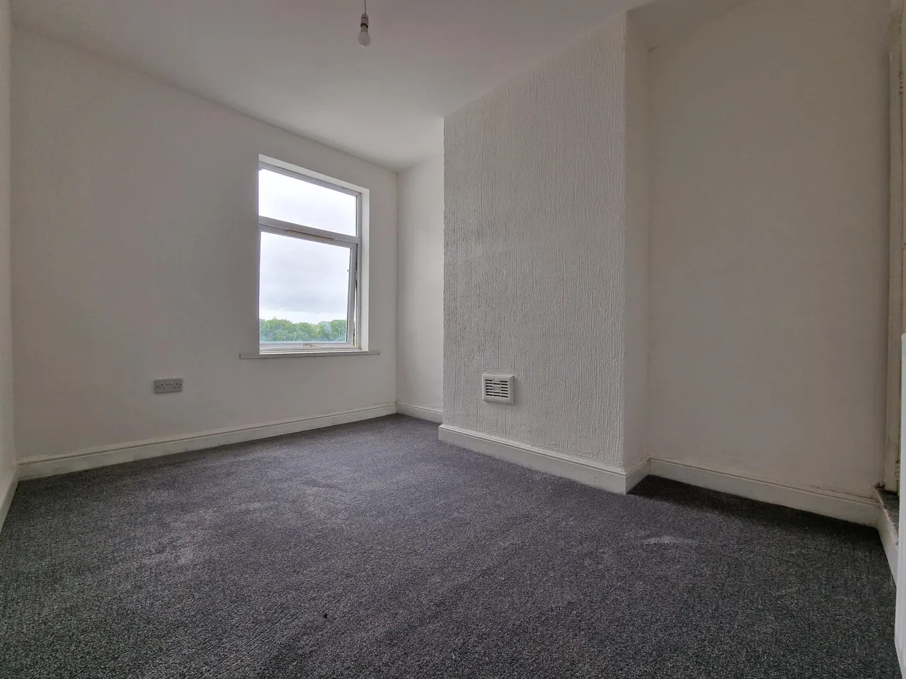 Woden Road, Wolverhampton, WV10, photo 9