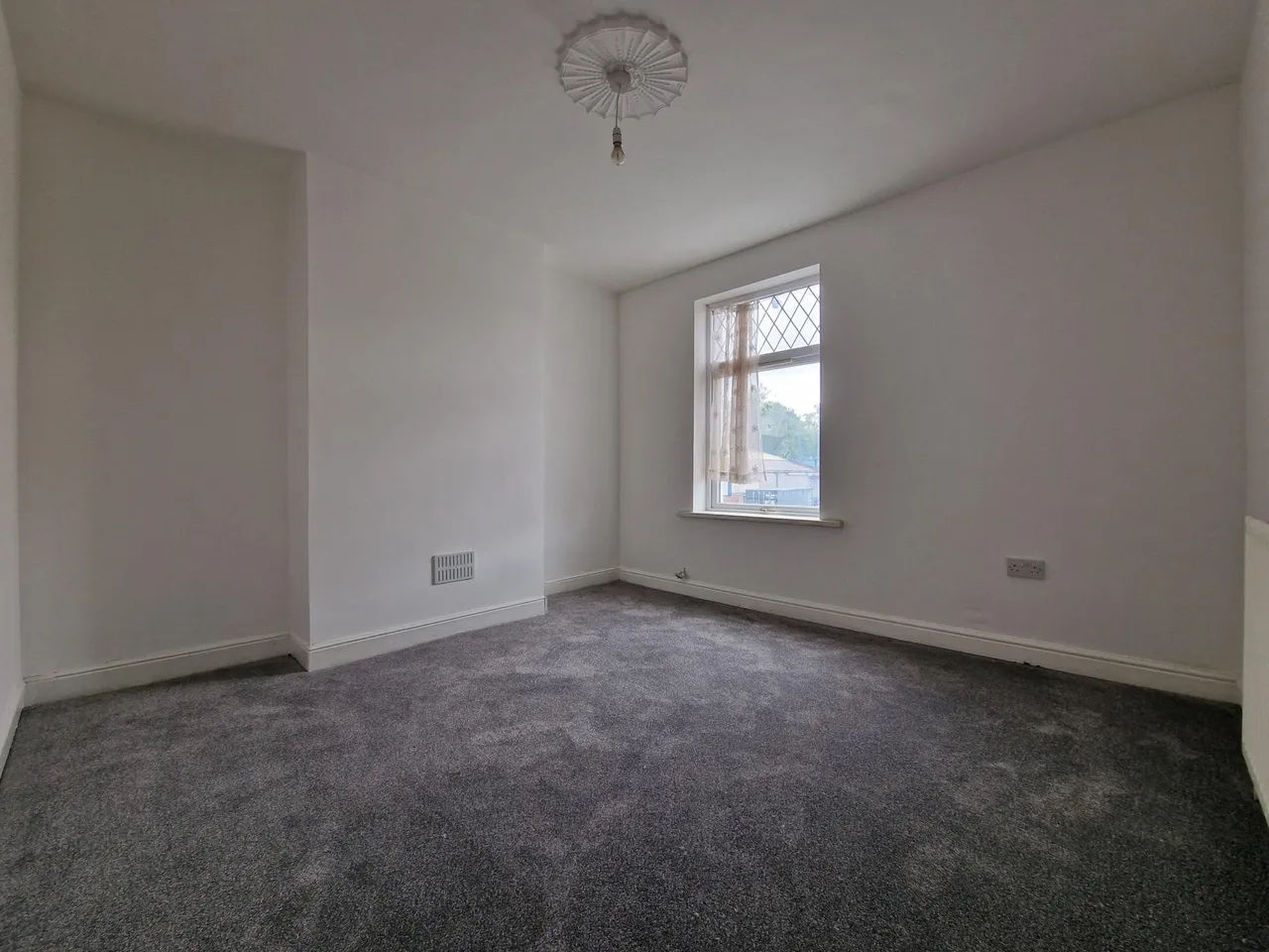 Woden Road, Wolverhampton, WV10, photo 8