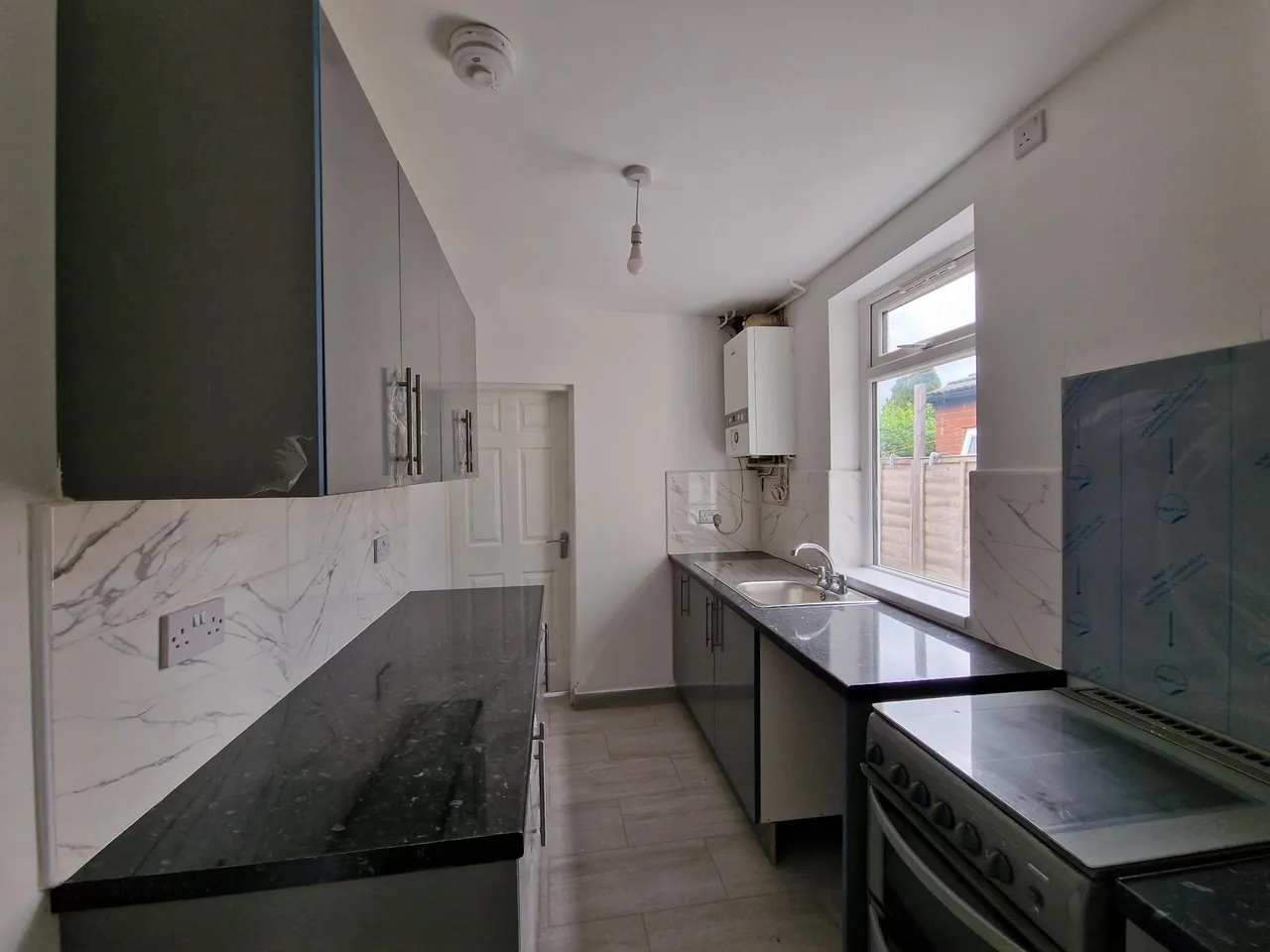 Woden Road, Wolverhampton, WV10, photo 5