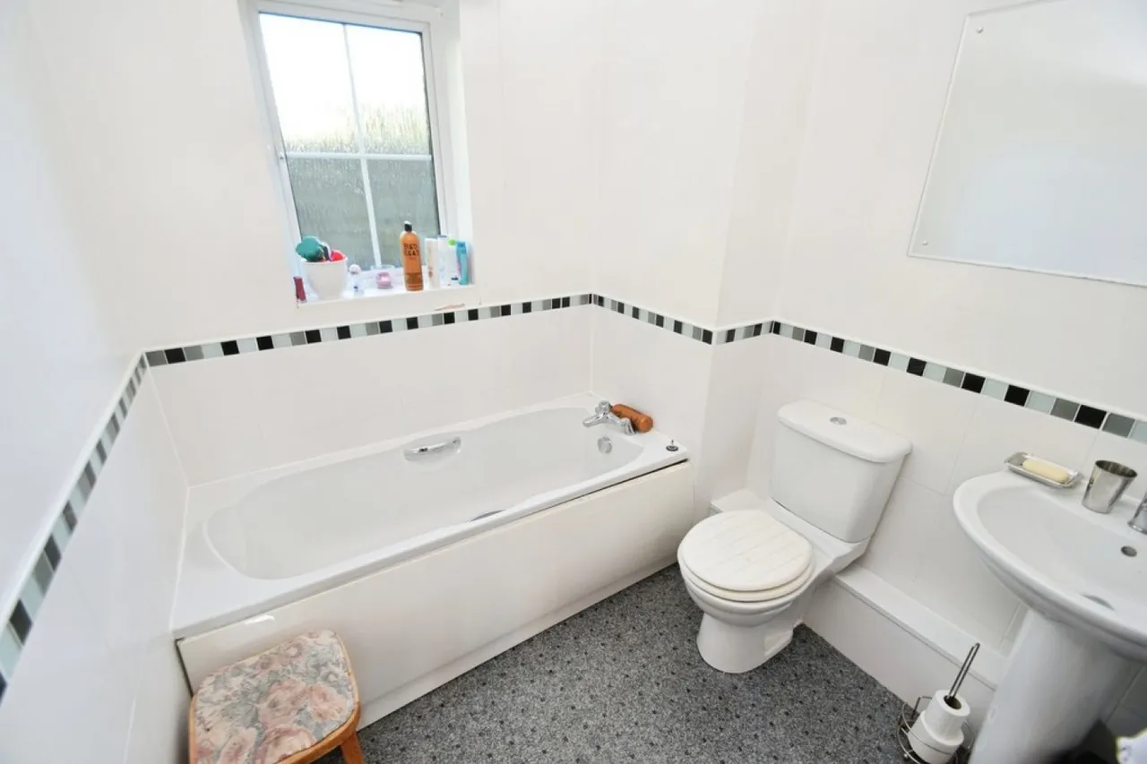 Gilstead, Bingley, West Yorkshire, photo 12