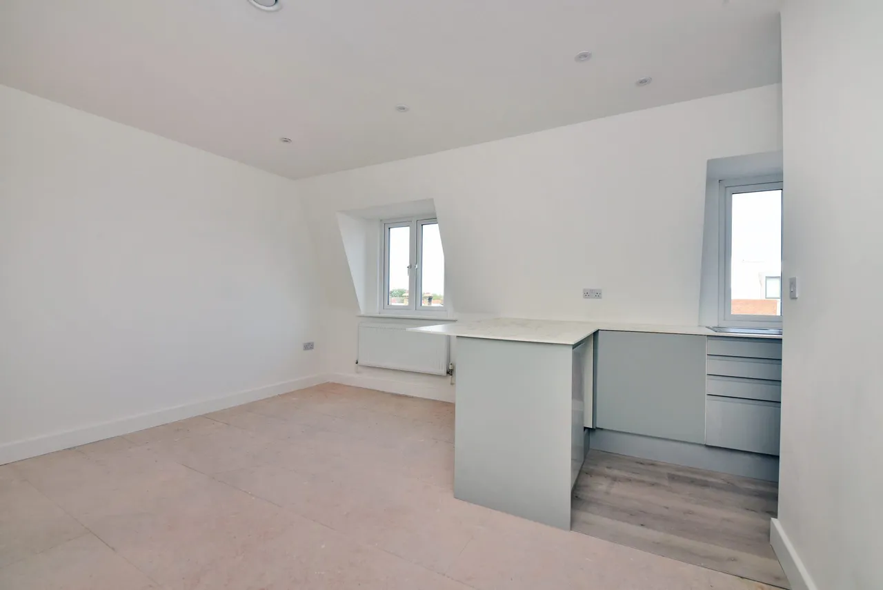London Road, Kingston Upon Thames, KT2, photo 3