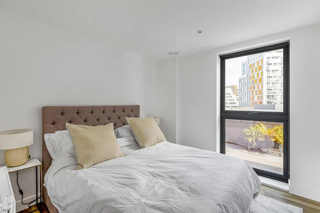 Osiers Road, London, SW18, photo 7