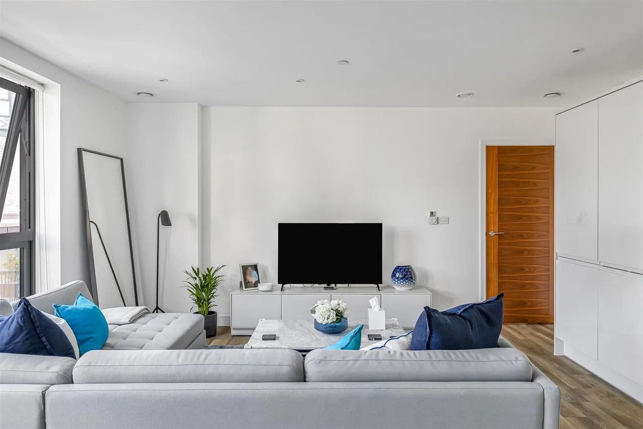 Osiers Road, London, SW18, photo 8