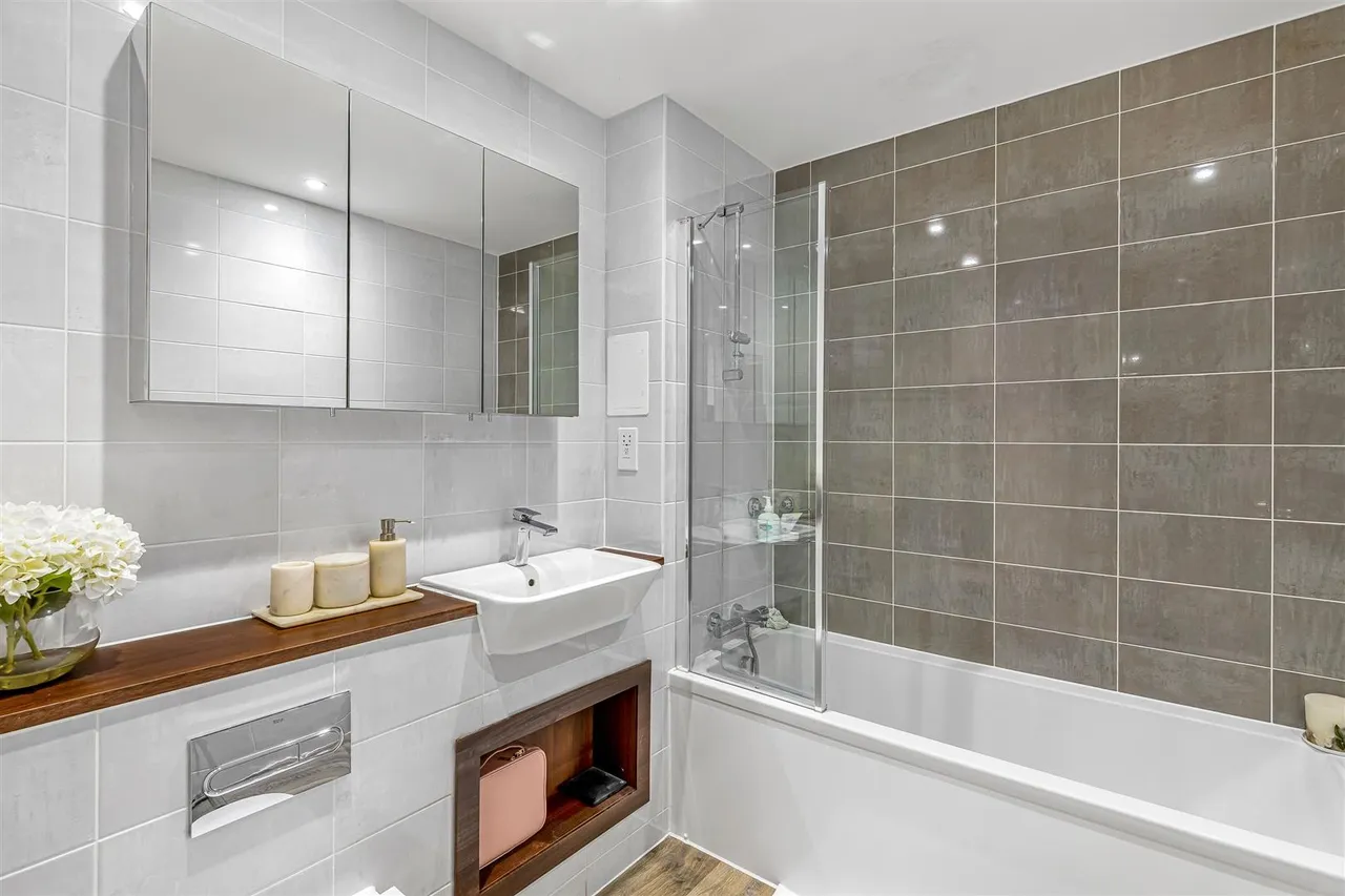 Osiers Road, London, SW18, photo 9