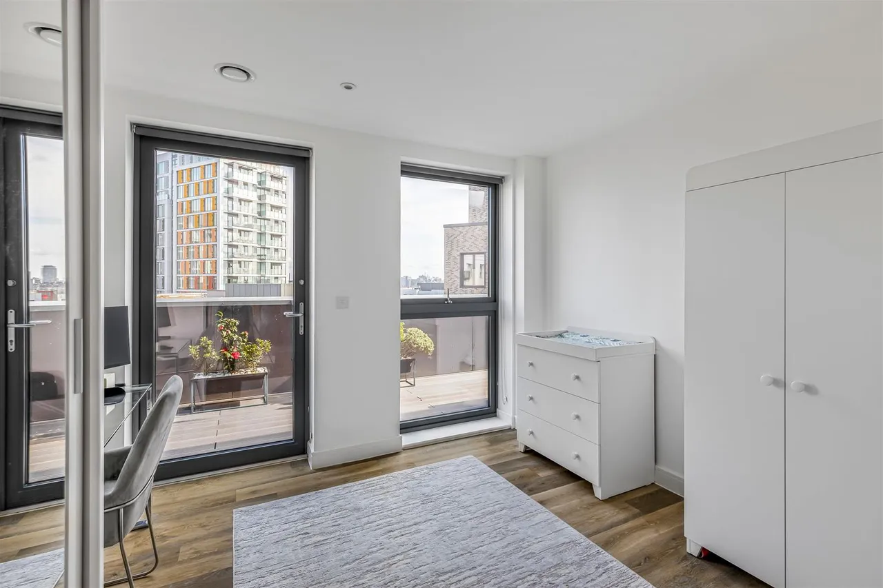 Osiers Road, London, SW18, photo 10