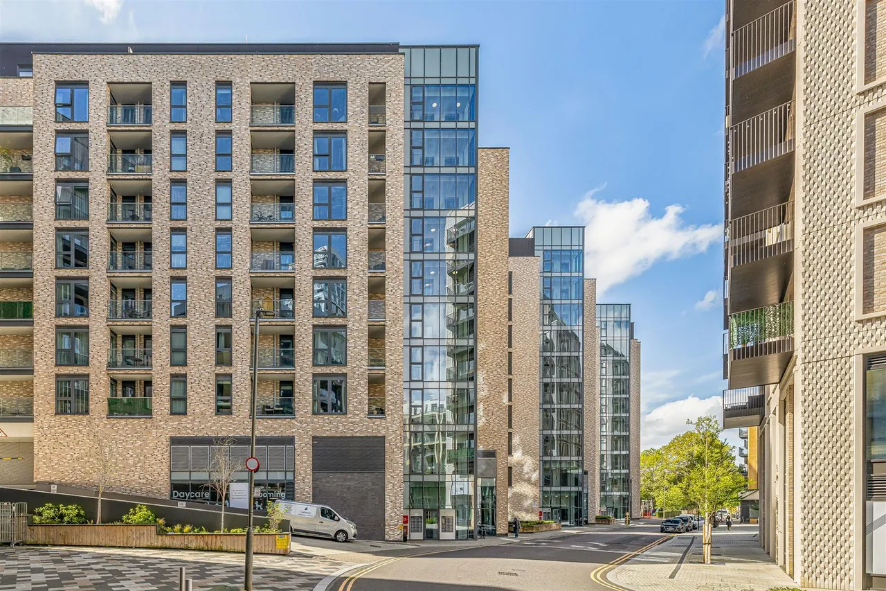 Osiers Road, London, SW18, photo 3
