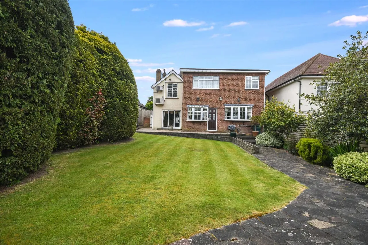 Rayleigh Road, Hutton, CM13, photo 16
