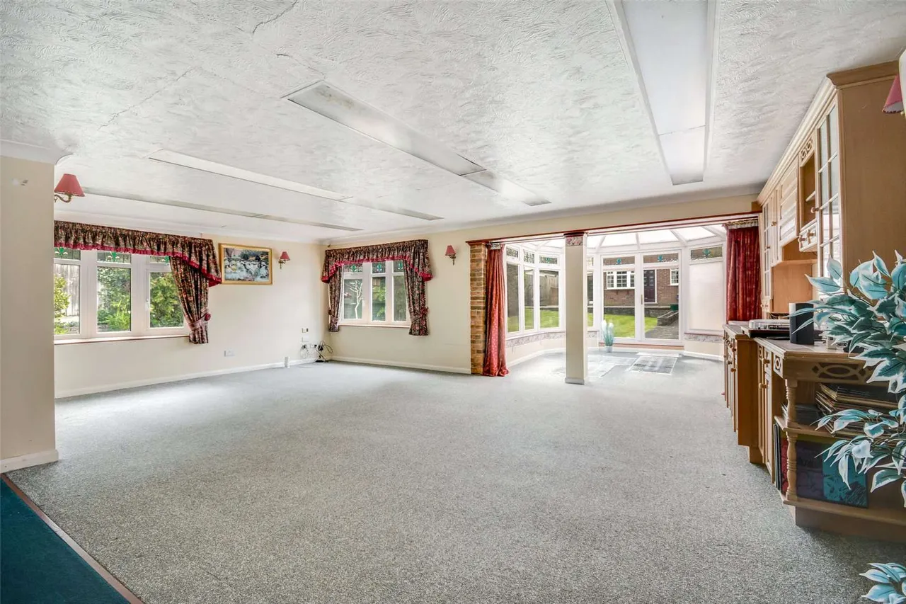 Rayleigh Road, Hutton, CM13, photo 14