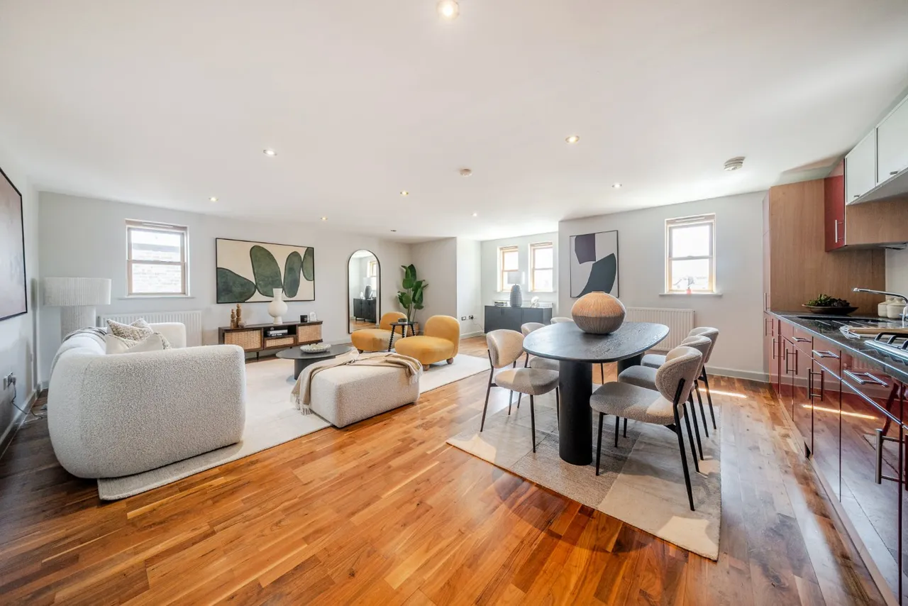 2 bed flat for sale, Boundaries Road, Balham, SW12