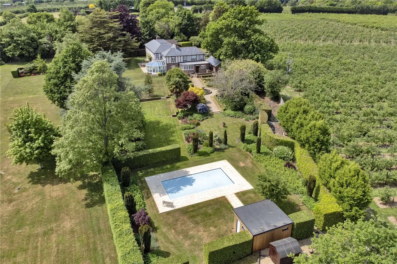 Marle Place Road, Brenchley, Tonbridge, Kent, TN12 7HS, photo 3