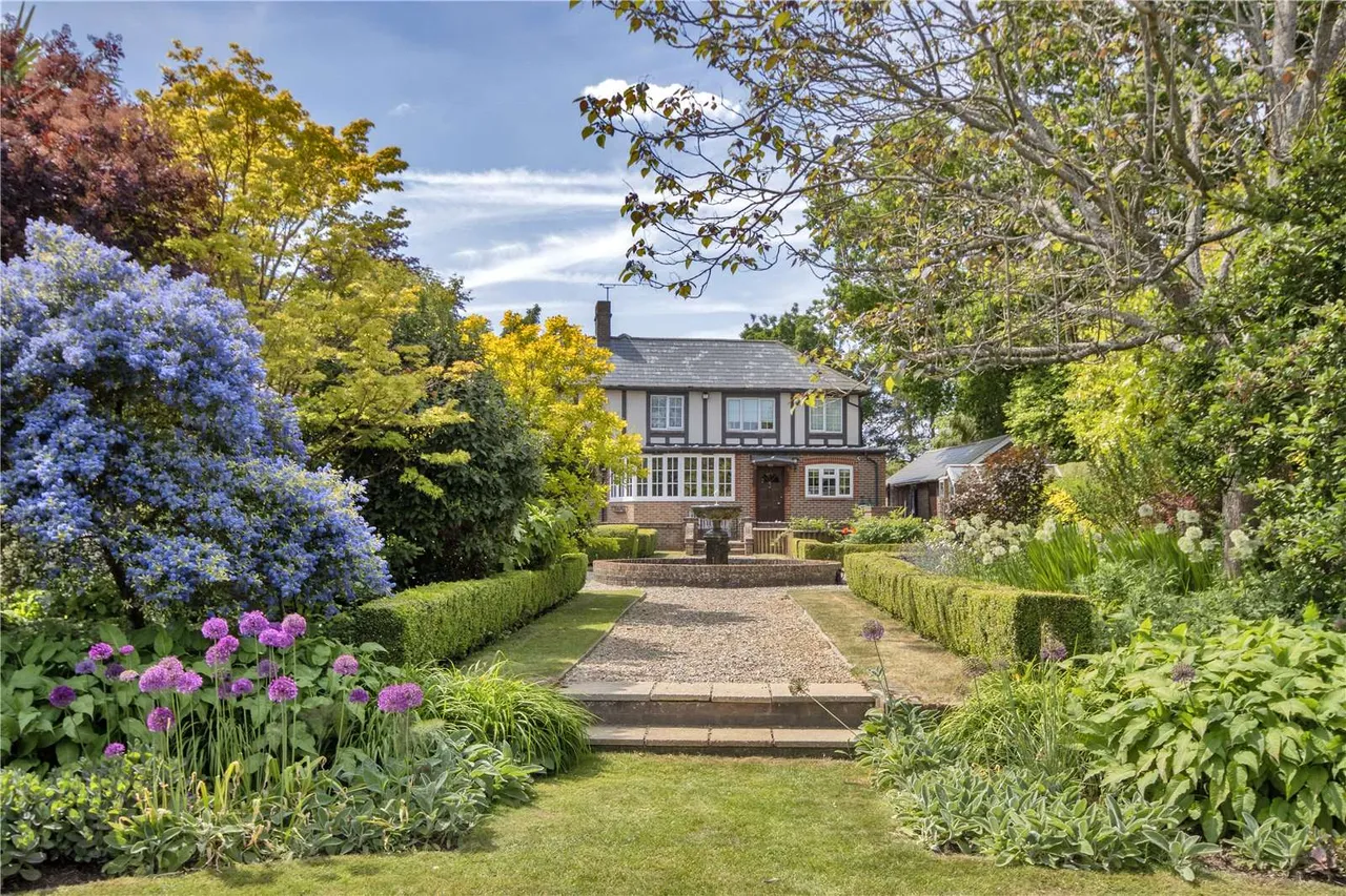 Marle Place Road, Brenchley, Tonbridge, Kent, TN12 7HS, photo 8