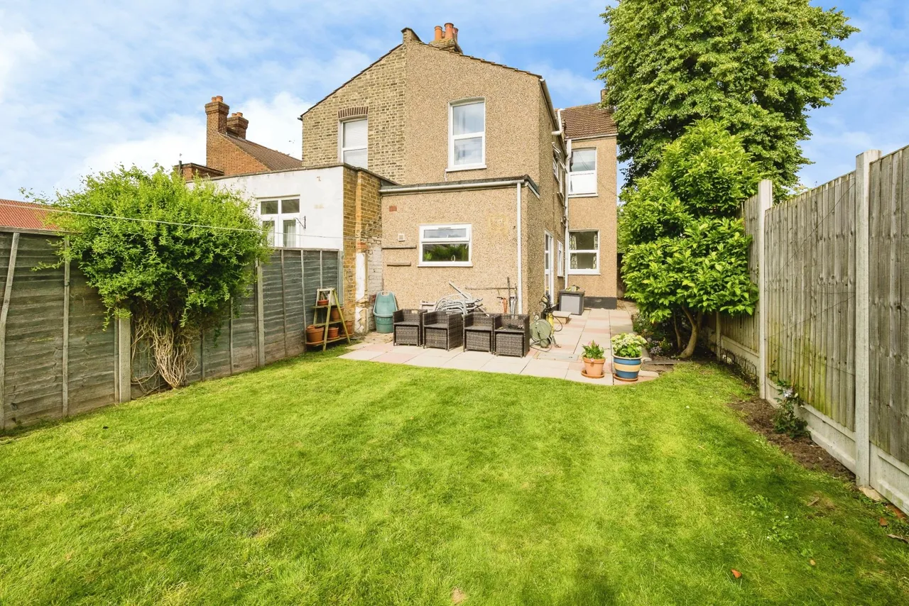 Chingford Mount Road, London, E4, photo 19