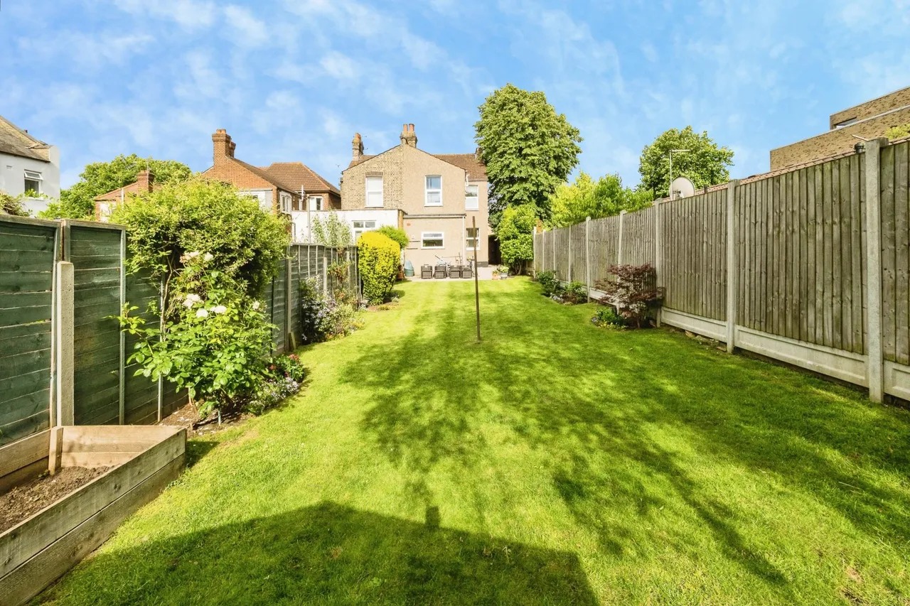 Chingford Mount Road, London, E4, photo 18