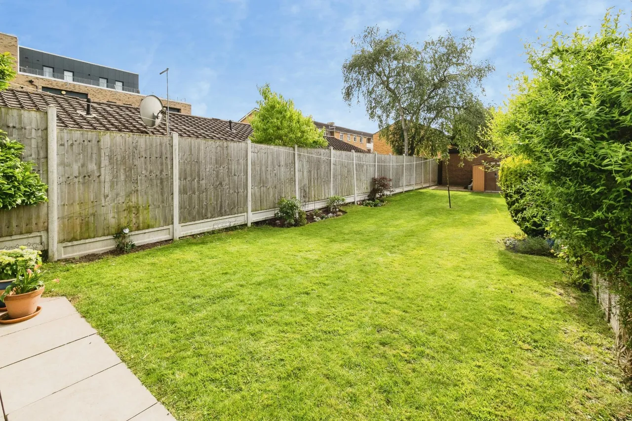 Chingford Mount Road, London, E4, photo 17