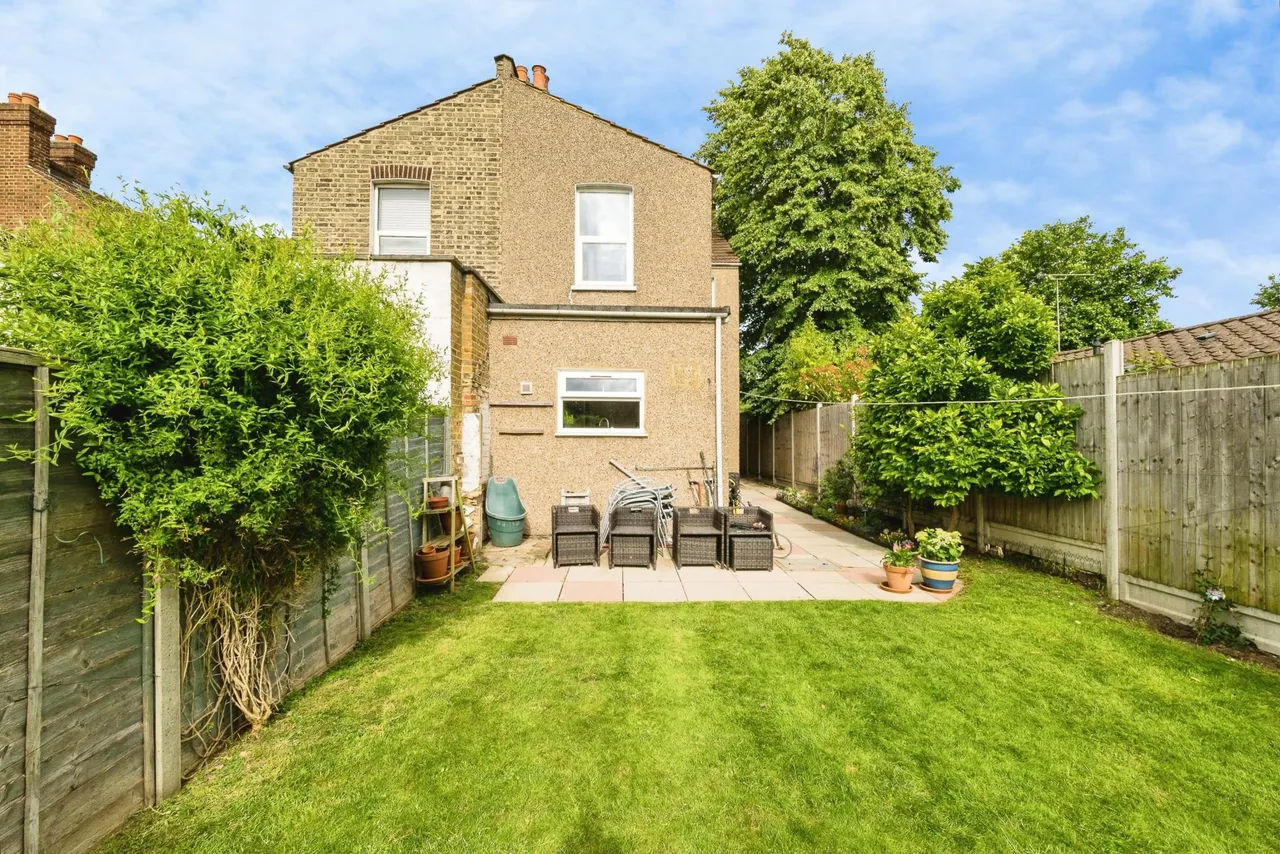 Chingford Mount Road, London, E4, photo 20