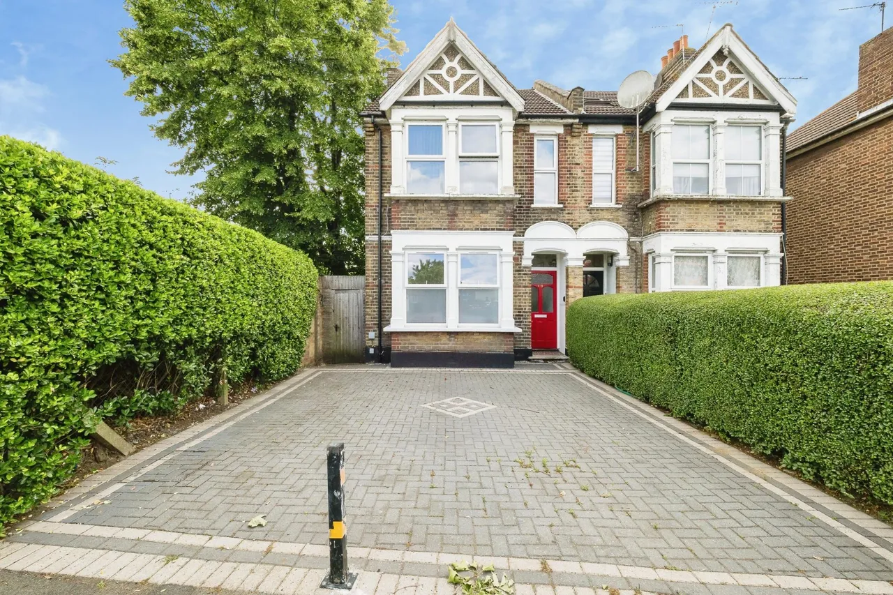Chingford Mount Road, London, E4, photo 2