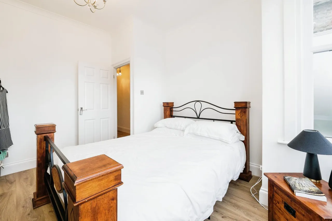 Chingford Mount Road, London, E4, photo 11