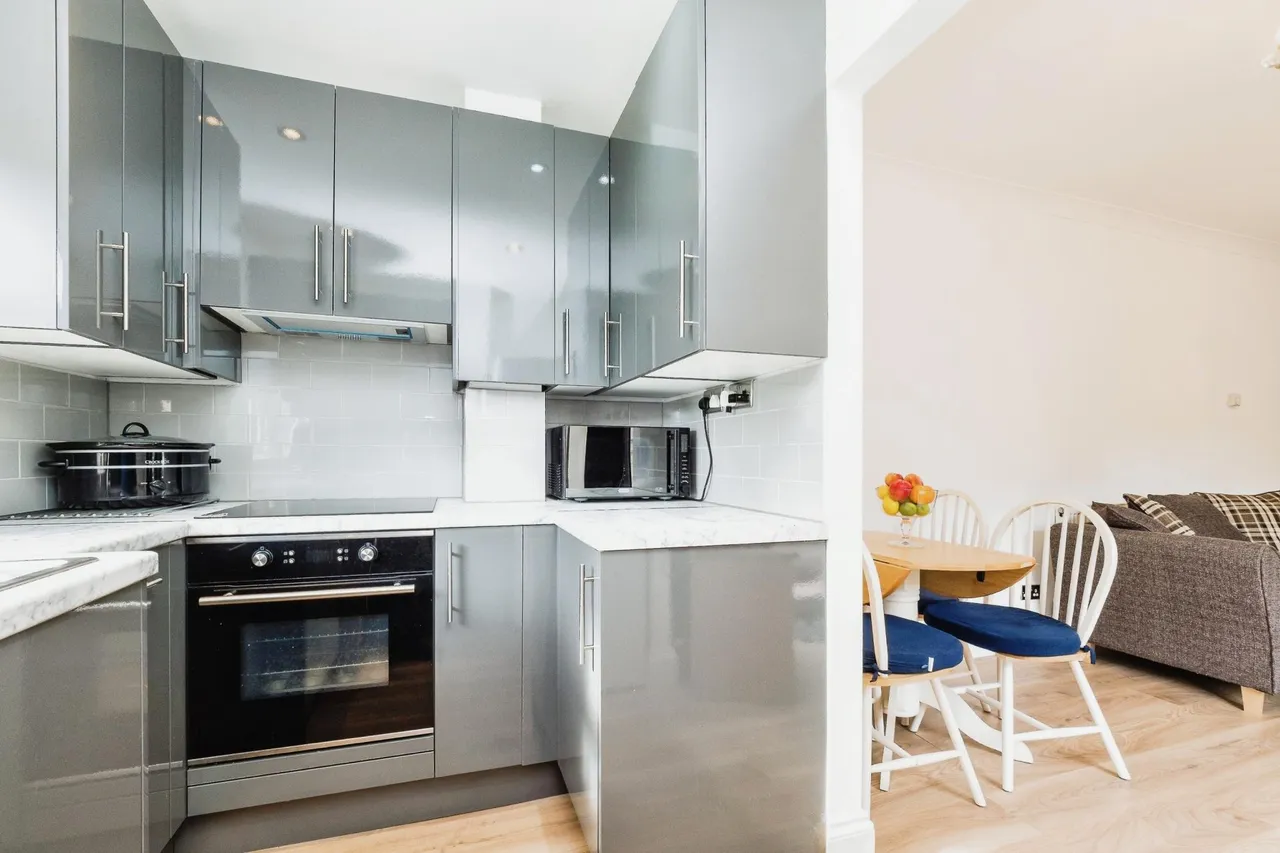Chingford Mount Road, London, E4, photo 8