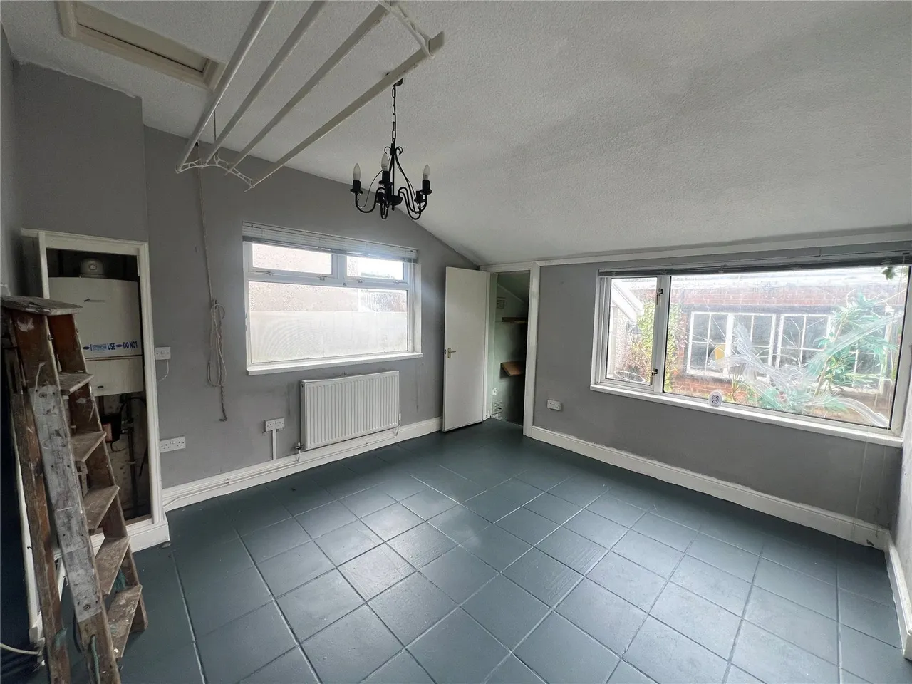 Coleshill Terrace, Llanelli, SA15, photo 9