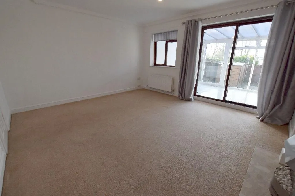 Fieldhouse Court, Stone, ST15, photo 5