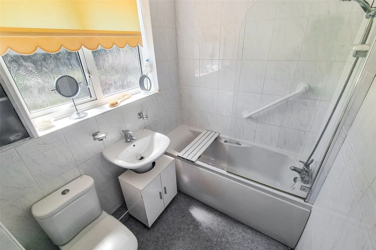 Burrwood Gardens, Ash Vale, Guildford, Surrey, GU12 5HN, photo 12