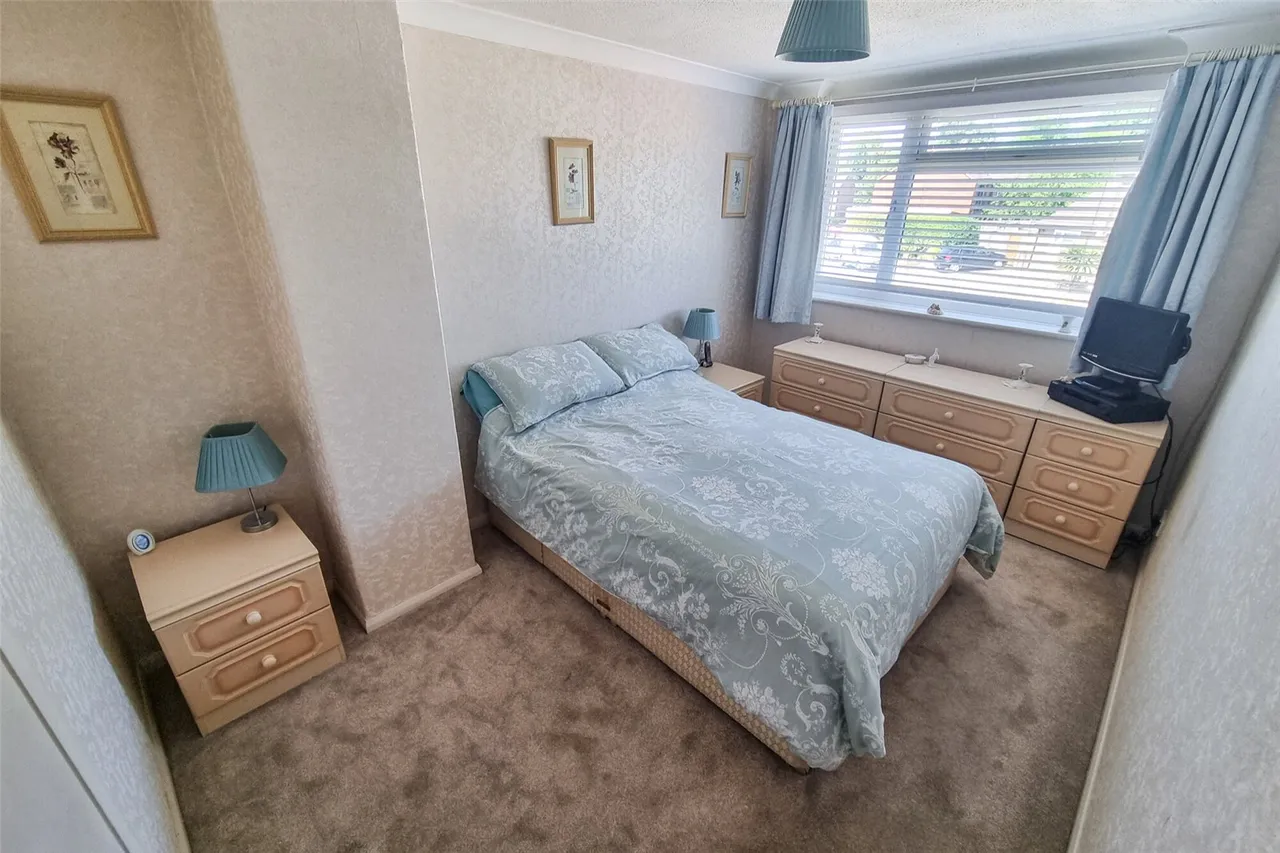 Burrwood Gardens, Ash Vale, Guildford, Surrey, GU12 5HN, photo 9