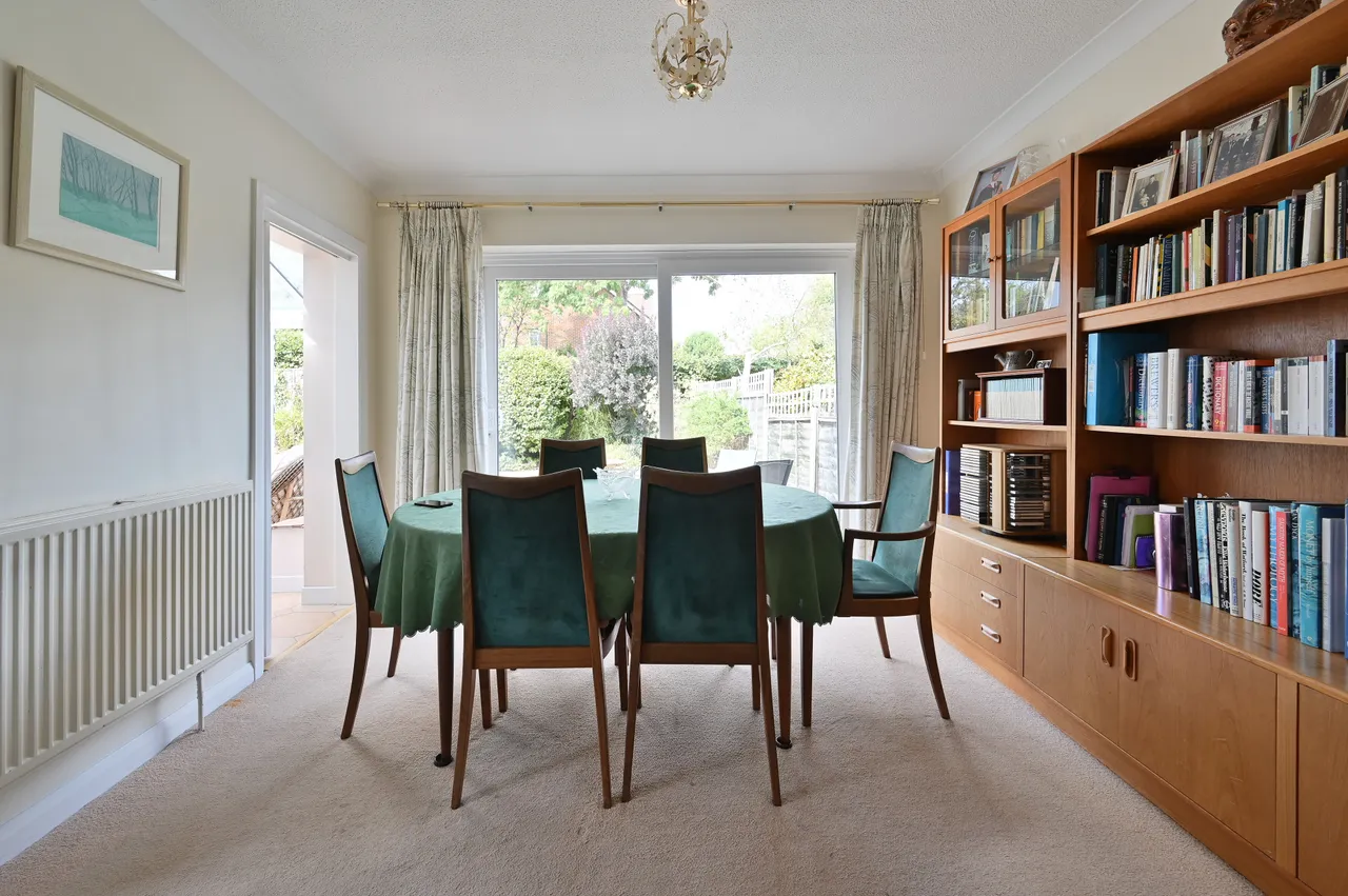 7 Castle Close, Bushey, photo 6