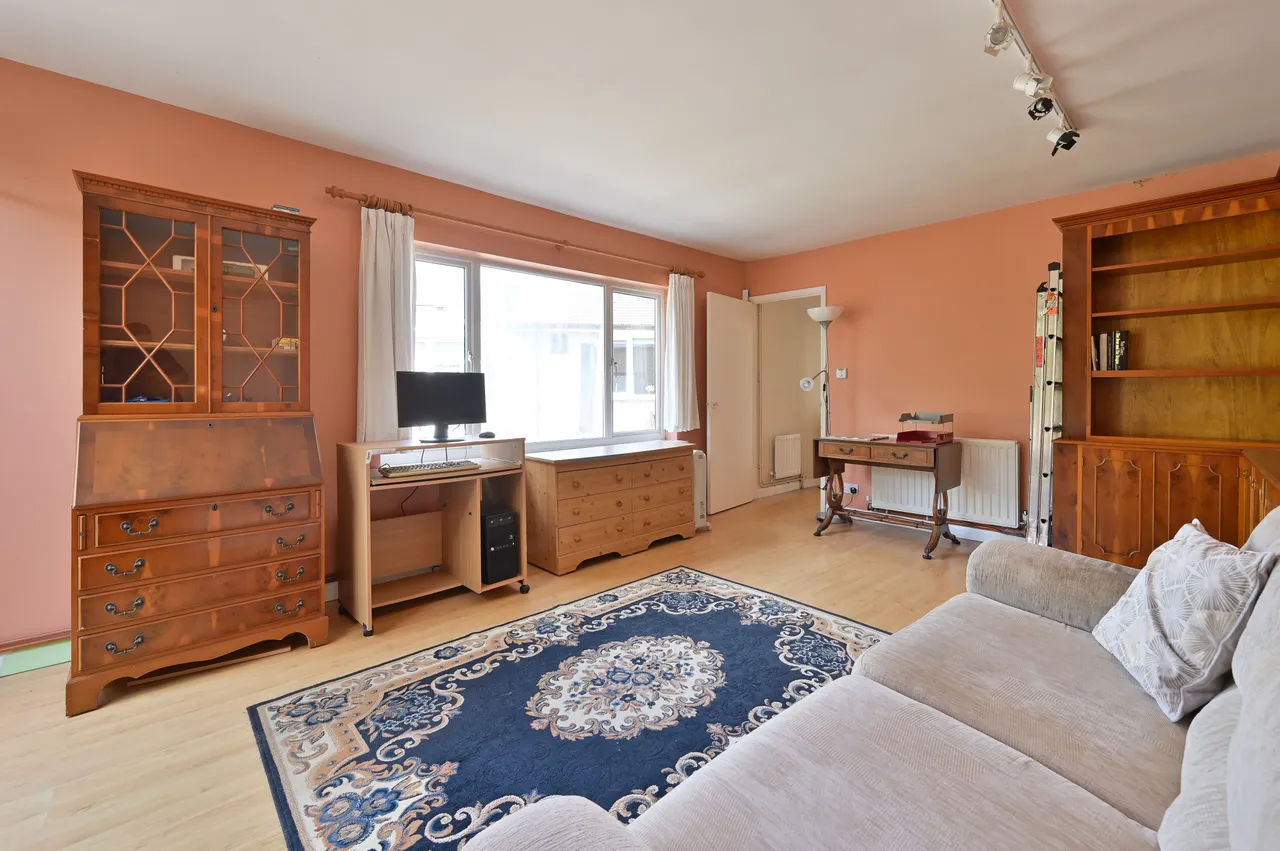 7 Castle Close, Bushey, photo 11