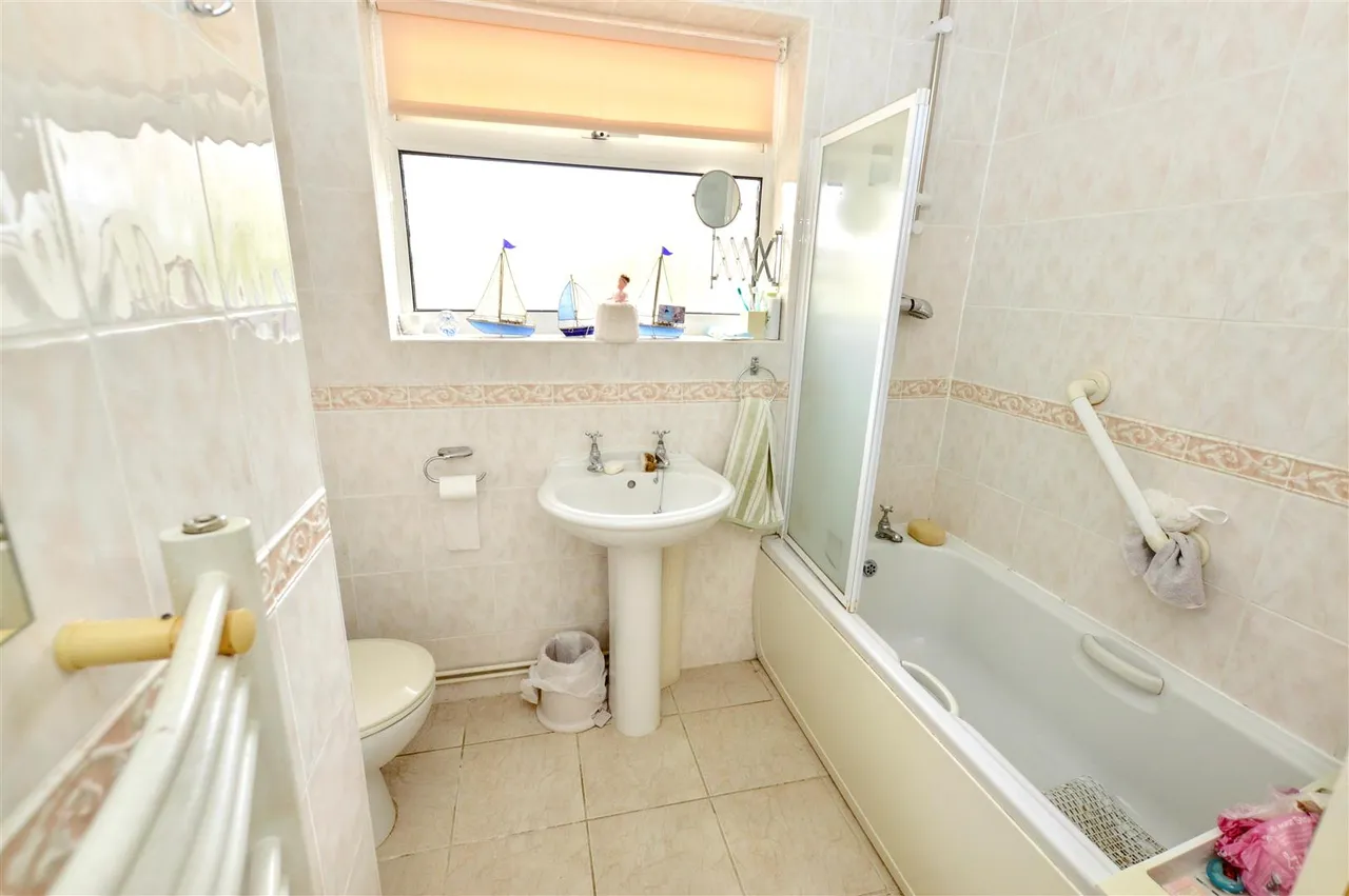 De Morley Garth, Sheringham, NR26, photo 12