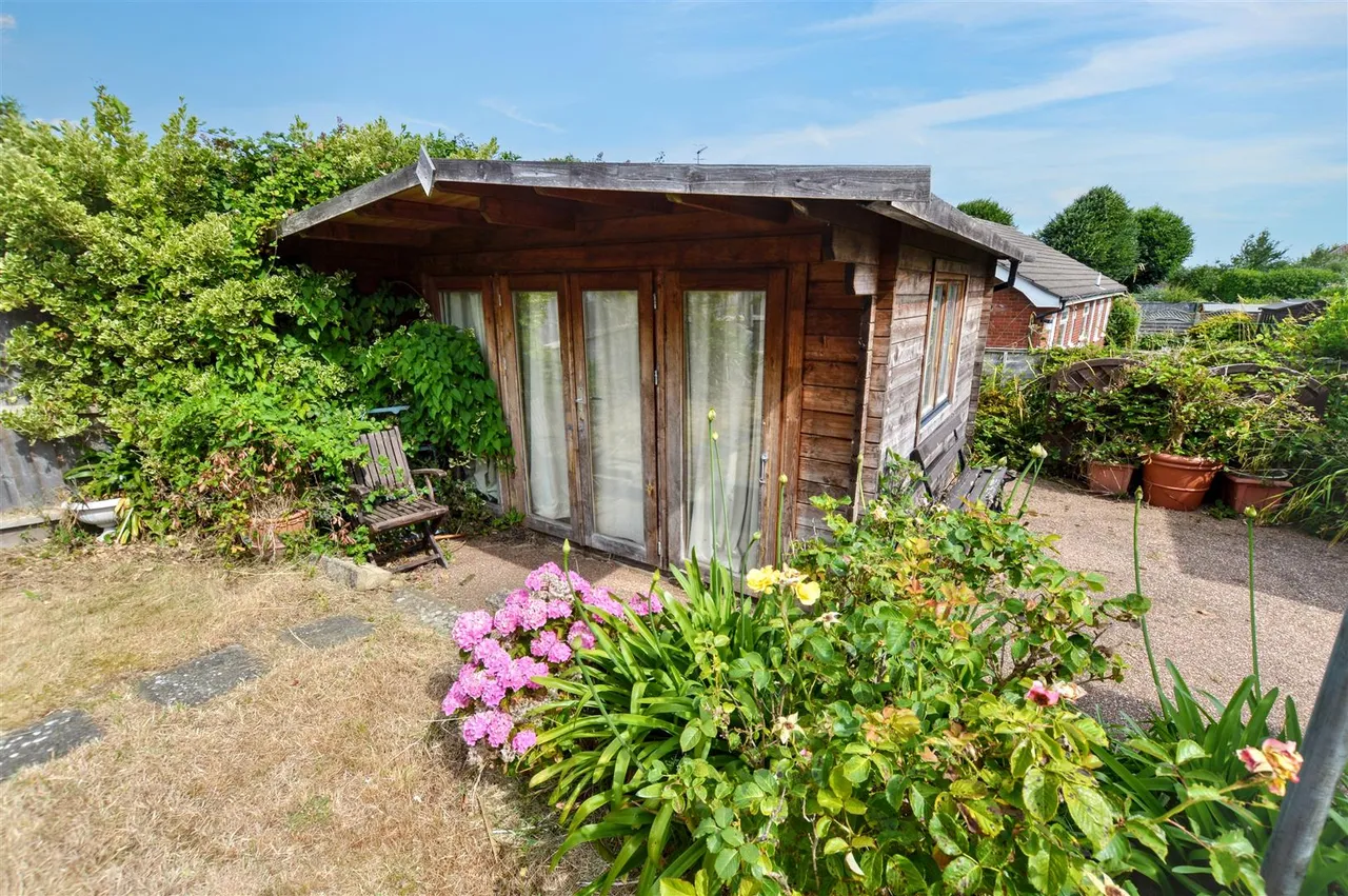 De Morley Garth, Sheringham, NR26, photo 17
