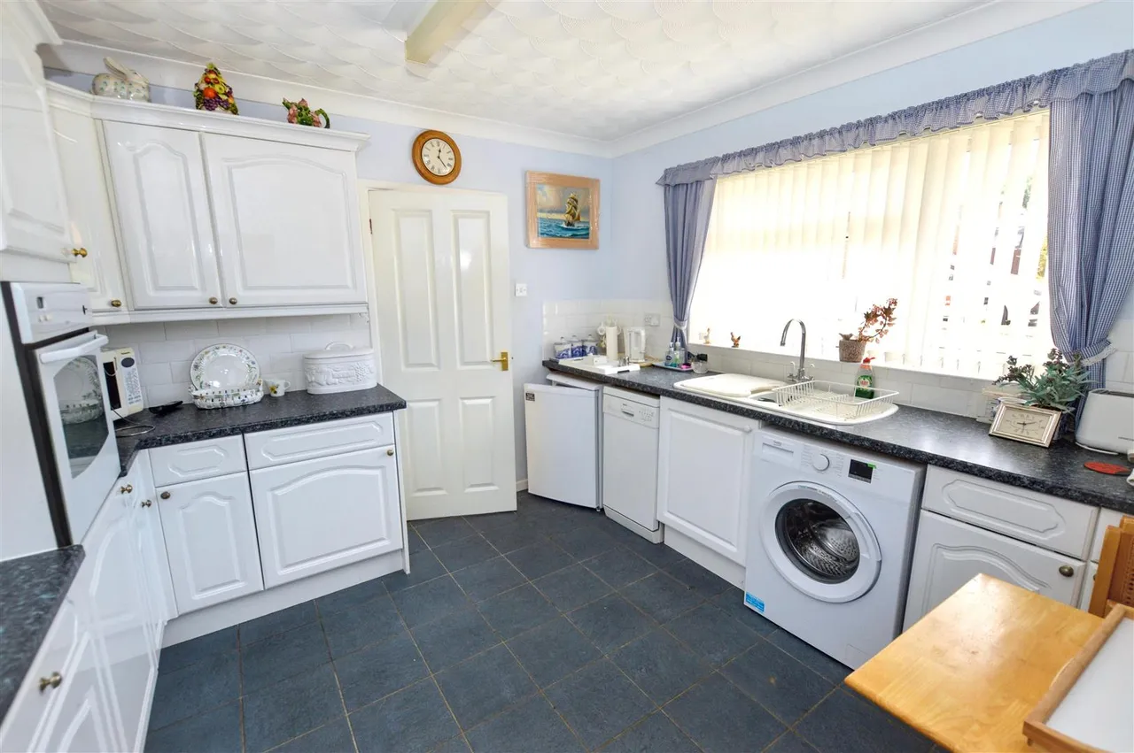 De Morley Garth, Sheringham, NR26, photo 7
