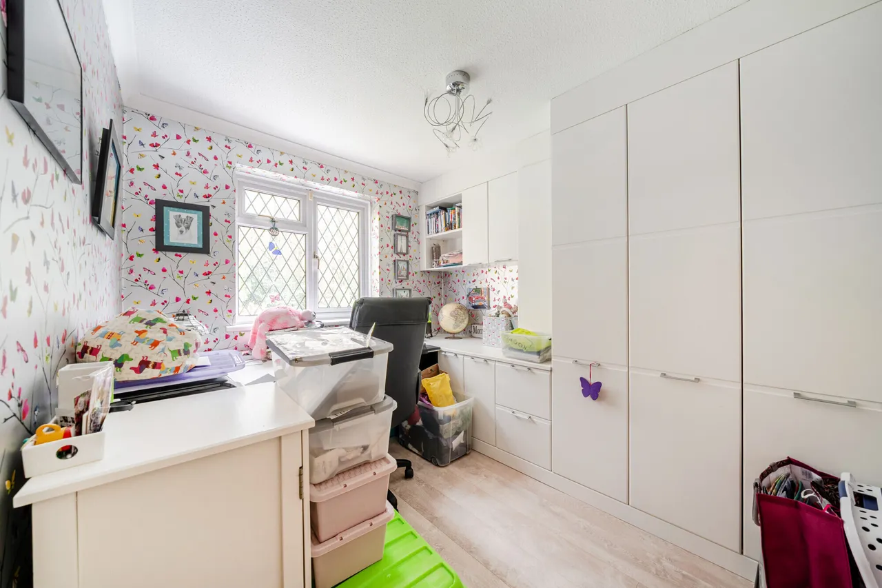 Burrows Close, Penn, HP10, photo 13
