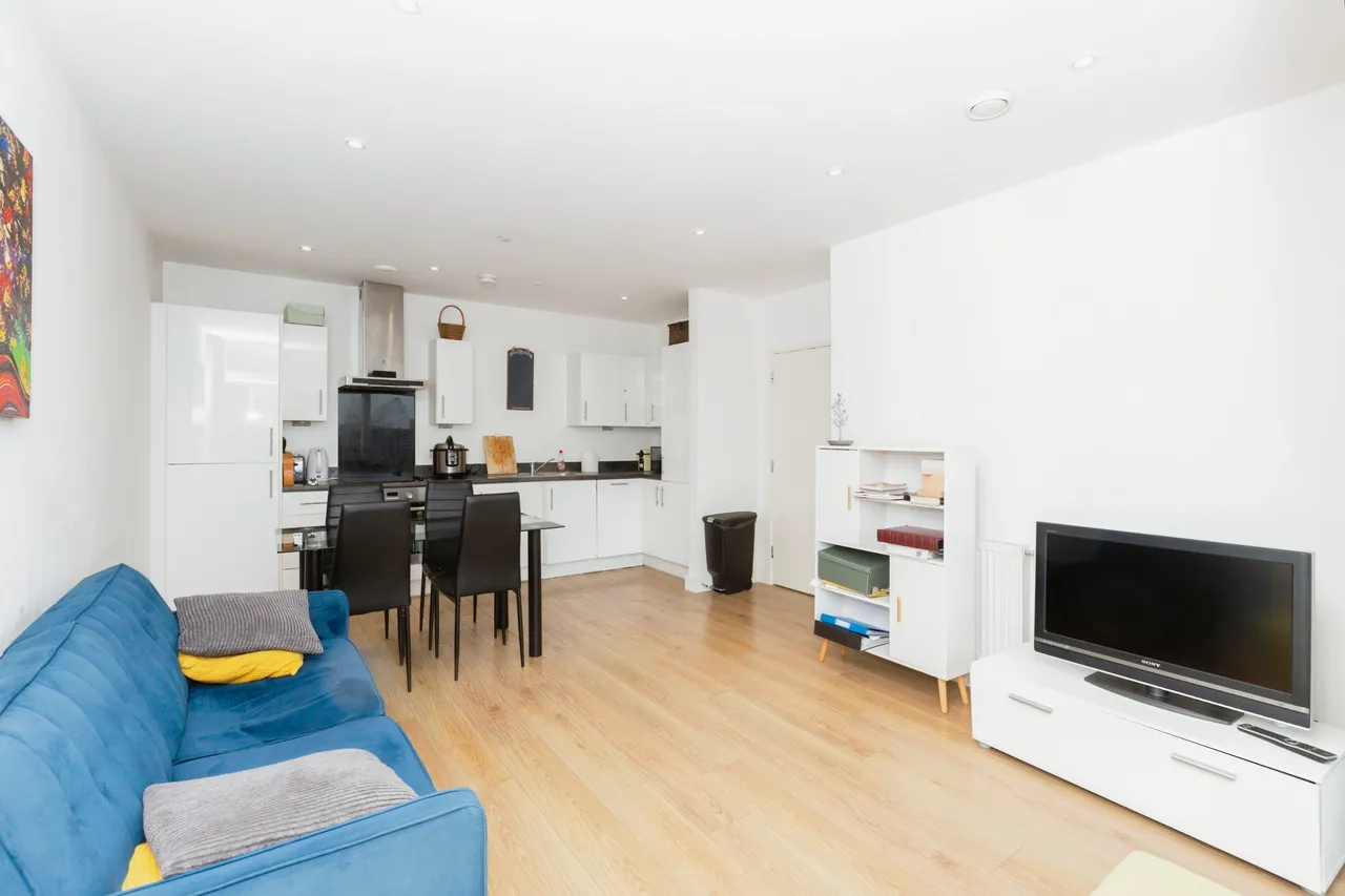 1 bed flat for sale, Pomfret Place, London, E14