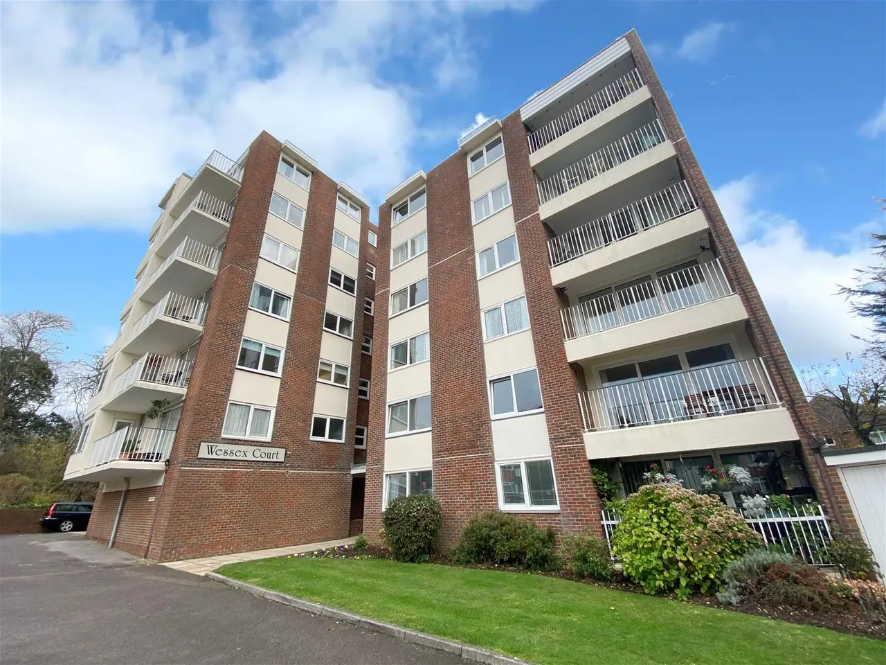 2 bed flat for sale — Tennyson Road, Worthing