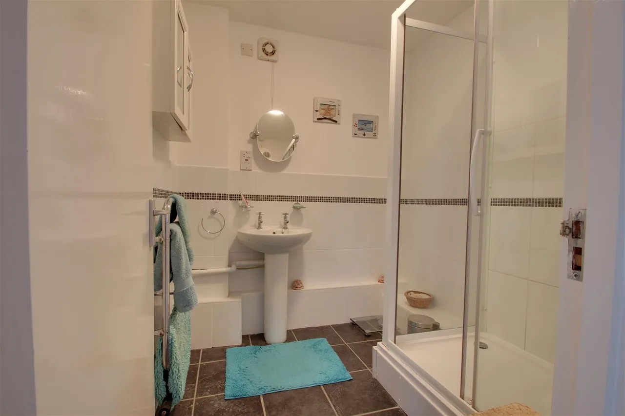 Tennyson Road, Worthing, photo 10
